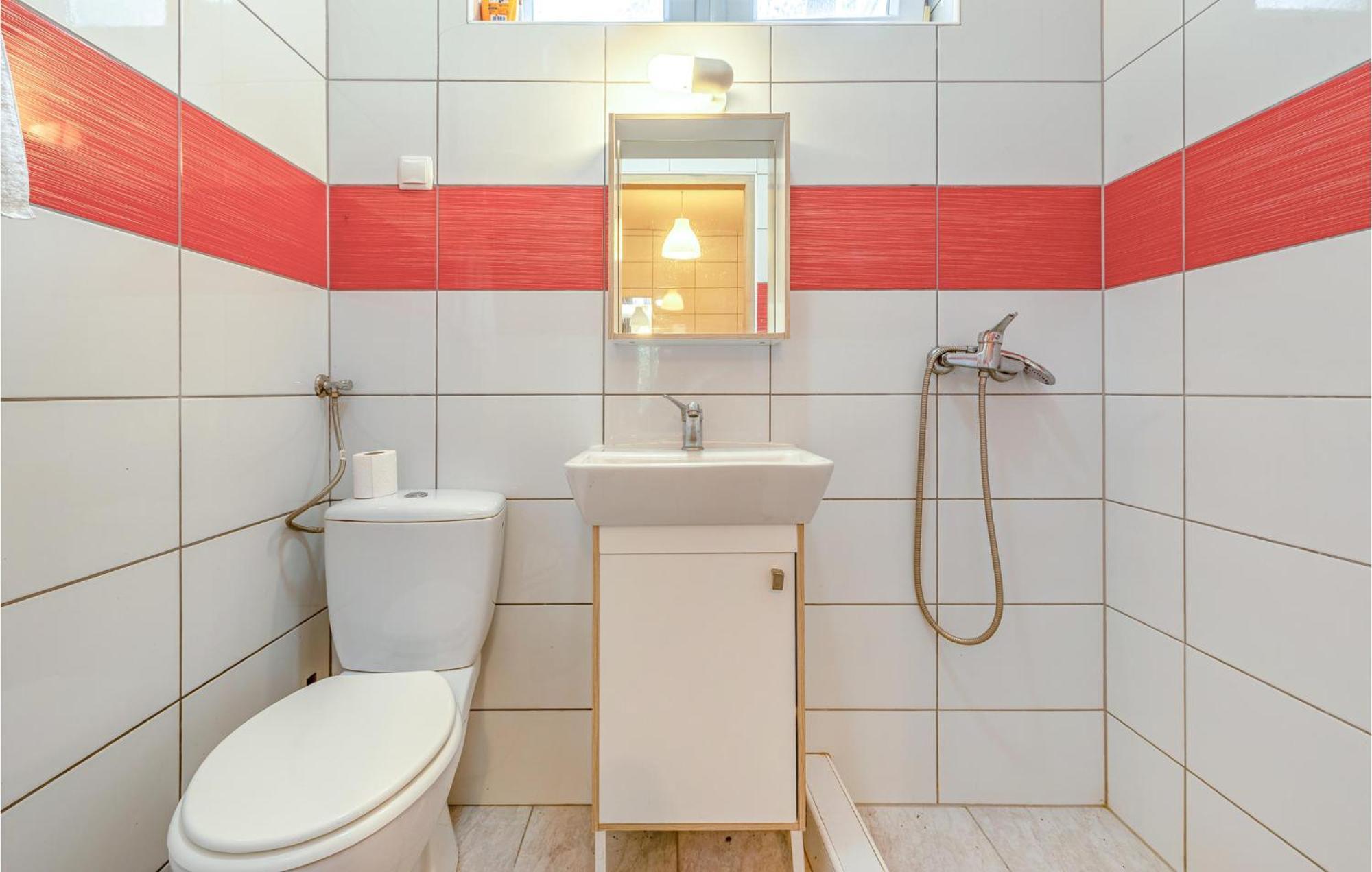 Pet Friendly Apartment In Novalja With Kitchen Luaran gambar