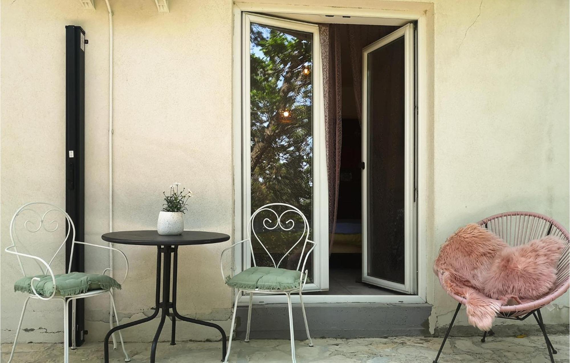 Pet Friendly Apartment In Novalja With Kitchen Luaran gambar